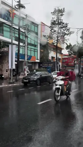 Trời tối cộng mưa thì lèm gì??  đăng clippp🫢 #bienhoa #muathang7 #lovestory #viral 