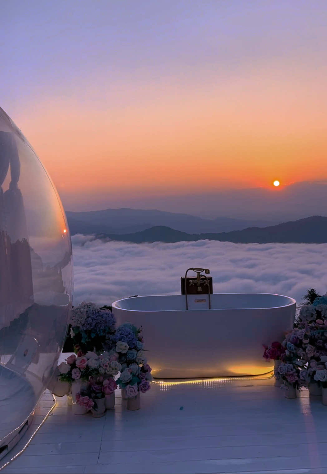 หนึ่งในที่พักทะเลหมอกที่สวยที่สุดในเชียงใหม่ 🌿⛰️📍@The cloud Chiangmai 🏡 คือสวยตะโกนจริงๆ! วิวหลักล้าน อากาศเย็นสบาย บรรยากาศคือฟีลดีเกินต้าน 🏕️✨ ใครหาที่พักชิลๆ ท่ามกลางหมอก ต้องมาลองเองแล้วจะรู้ 💭 #TheCloudChiangMai #ที่พักเชียงใหม่ #บ้านวิวเขา #บ้านกลางหมอก #รีวิวที่พัก #แม่แตง #ที่พักแม่แตง #เชียงใหม่หน้าฝน #ทริปเชียงใหม่ #เที่ยวเชียงใหม่ #tiktokพาเที่ยว 