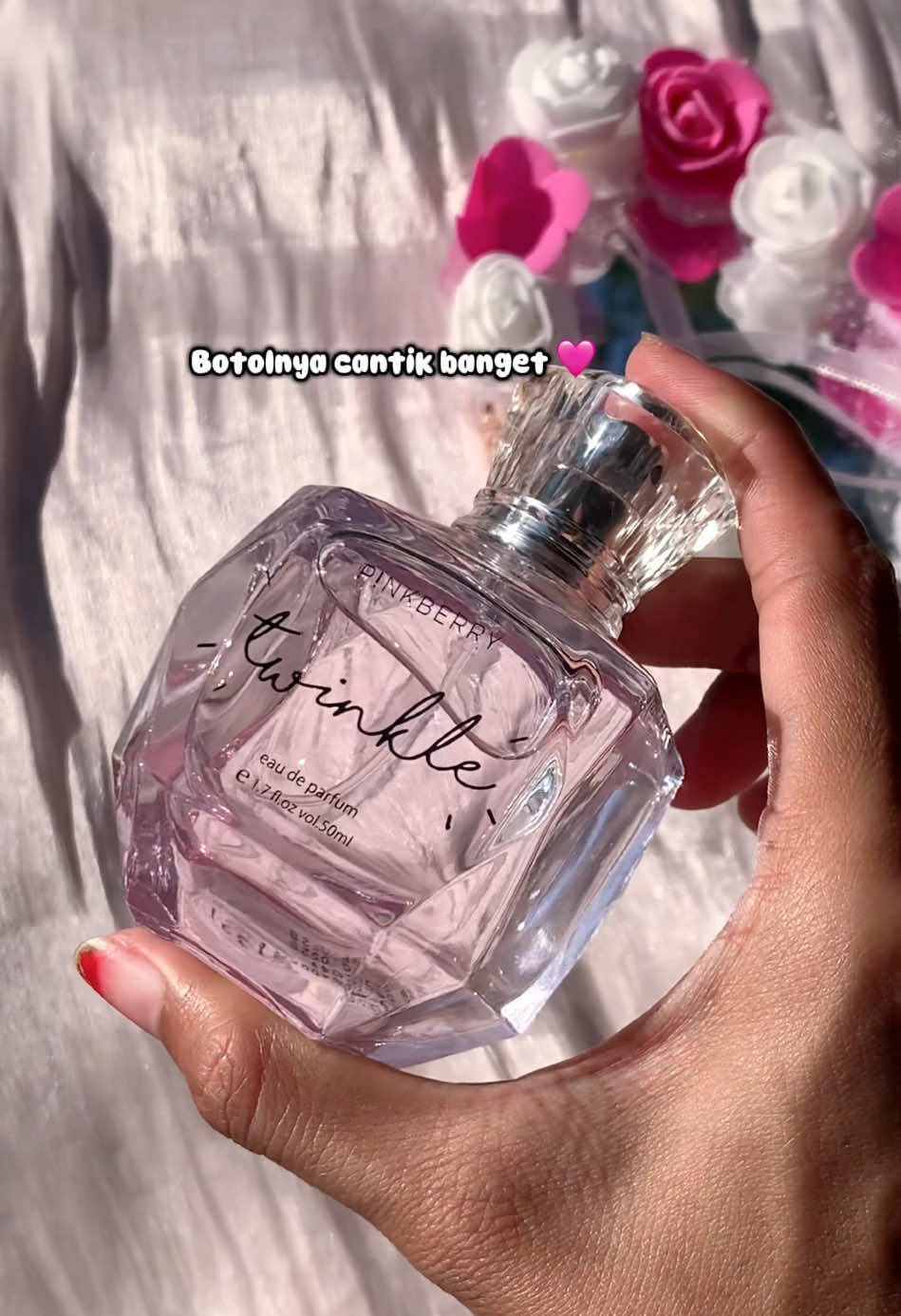 Aromanya tuh seger gitu lho pinkberry yang twinkle ini perpaduan buah dan bunganya enak #parfum #parfumviral #parfumereccomended #tiktokshopindonesia #belilokal 