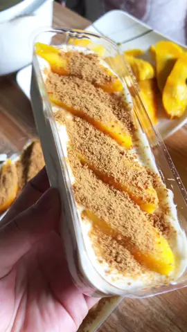 Mas presentable pag tranparent tub ang gamit mo. 300ml capacity or 10 oz na rin to✨🍽️🤩 #rectangulartub #transparentdelibox #delibox #deliboxformangofloat #miniloafcontainer 