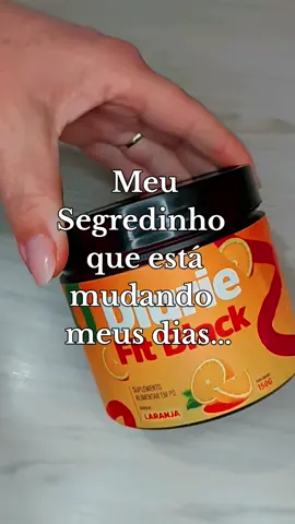 Se você acorda inchada todo dia, eu te entendo. Eu também era assim.  Até encontrar esse produto natural que virou parte da minha rotina.  Quer ver tudo?  Me segue por aqui..❤️ #TikTokBeauty #mulheresreais #dicadodia #daily #saudenatural #diuriefitblack #desinchar #glow #GlowUp  #secabarriga 