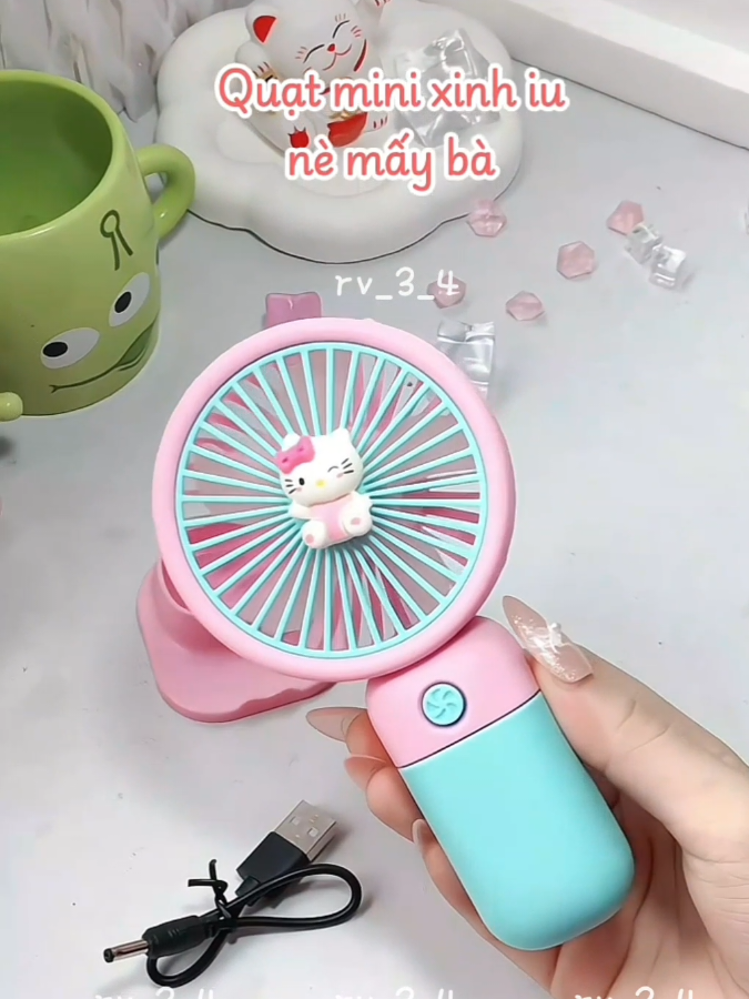 Quạt mini xinh iu cho mấy bà tham khảo nè...✨✨🩷 #rv_3_4 #quatmini #quatminicamtay #quatminicute #cute #vuadenled #viralvideo #fyp #congai 