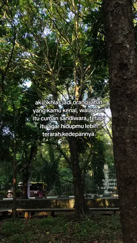maaf udah bohong kalau aku udah punya pengganti kamu, tapi percayalah ini demi kebaikan masa depanmu
