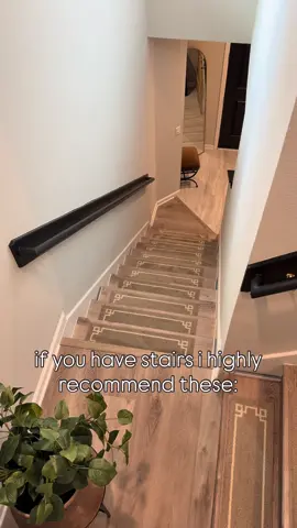 Newest Amazon find are these beautiful stair threads! Non slip, machine washable and so soft!  Link is in my bio under Amazon finds or shop my home finds #amazonfinds #homehacks 