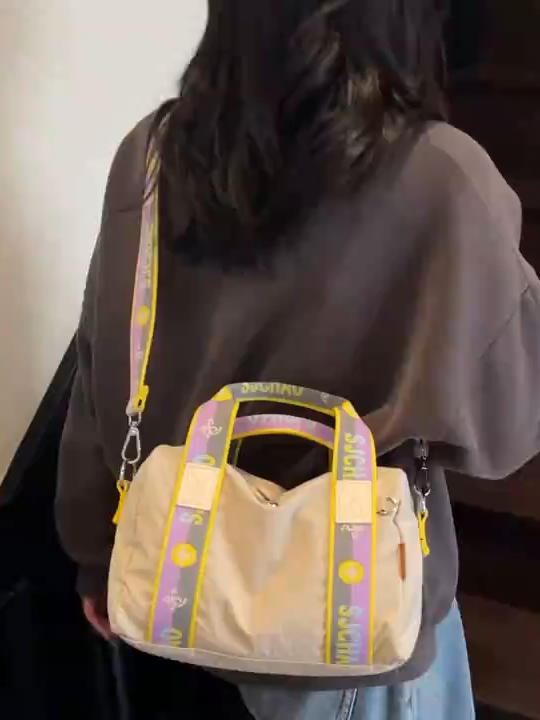 2025 ใหม่แฟชั่นกระเป๋าผ้าอเนกประสงค์หนึ่งไหล่กระเป๋าสะพายข้างผู้หญิงลําลองกีฬาเทรนด์น้ําหนักเบากระเป๋าเดินทาง#bag #crossbodybag #fashiontiktok #ruiyunbag