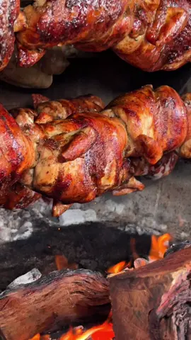El mejor pollito a la brasa está aquí en Tinajas Chicken & Grill 😮‍💨❤️ Visítanos en todas nuestras sedes o pide también desde nuestra web 📲 #pollosalabrasa #pollo #polloalabrasa #comidaperuana #dondecomer #peru #fyp 