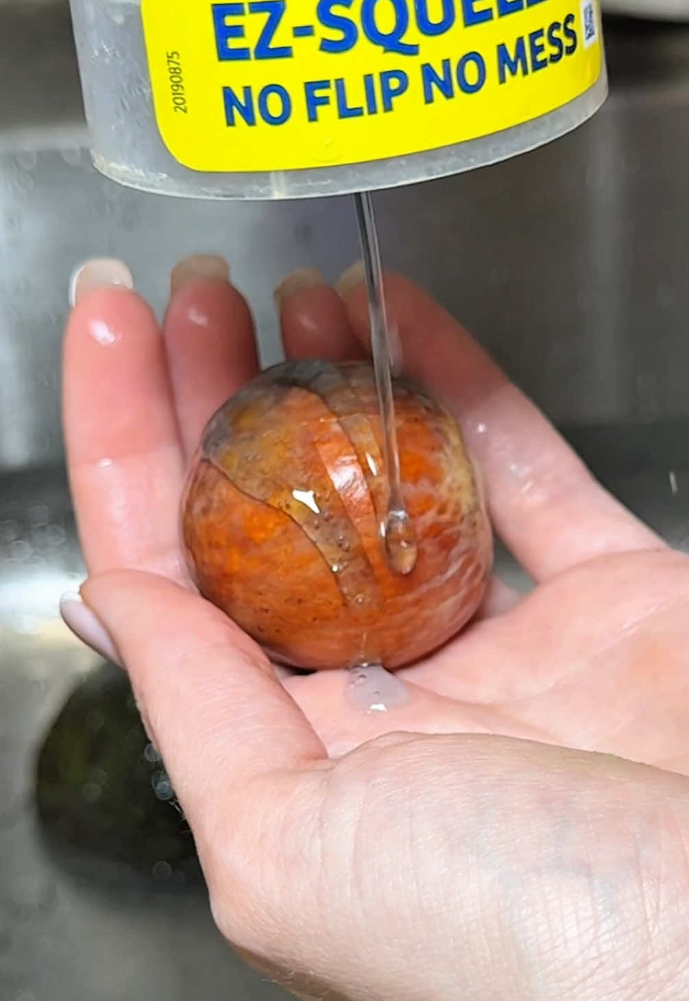 Never throw away avacado seeds!!!! 🥑 Grind the seeds from the avacado, add the banana peel and pour warm water. Soak all this for 48 hours. The result will be a solution rich in useful substances for plants. This method will always come in handy.  #avocado #viral #plants #DIY #PlantTok #TikTokLearningCampaign