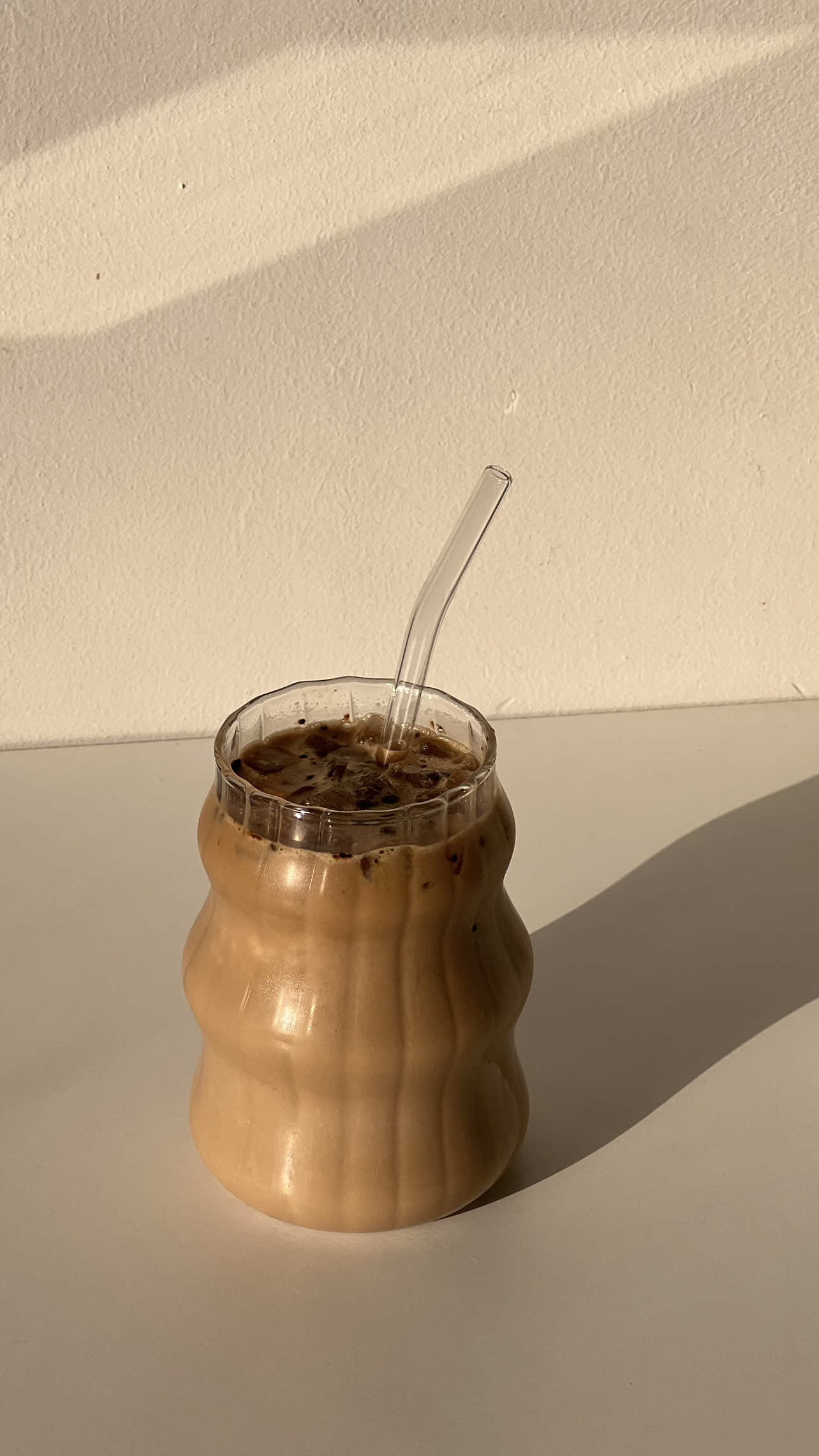 Banana Milk Coffee🫶🏼🤎 . تۆش تاقی بکەوە تامەکەی تایبەت بوو 🫶🏼 . گڵاس بەردەستە  . گەیاندنمان هەیە بۆ تەواوی کوردستان و عێراق 🫶🏼 . ــــــــــــ #coffee #explore #your_coffee #coffeelover #coffeeaddict #coffeetime #coffeetime #reels #cup #قهوتي #foryou #coffeeforever #coffeebyzhalla