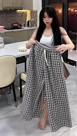 Quần dài caro unisex form ống suông rộng lưng thun rút dây.#quanongsuongnu #quanongrong #quankecaro #thoitrangnu #reviewdoxinh #fyp #fypシ #xuhuong 