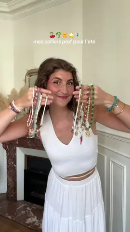 Des colliers qui sentent bon l’été finalement 🌊⭐️🦞 N’hésitez pas à me demander la ref en commentaire les ptits potes 🧿 la plupart viennent de chez ma copine d’amour @les perles de cleo-lunes, donnez lui plein de forceeee 💗