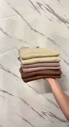 ¡El básico que no puede faltar! 👕 En Capote Prints tenemos disponible franelas de algodón 20-1 peinado de todas las tallas y colores. 💯  Precios 👇🏻 🔹️Detal: $3,5 🔹️Mayor: $3  Contáctanos para mayor información 👇🏻 📲+58 412-8020119 Capote Prints, plasmando emociones. 🎨💫 #Capoteprints #franelasalgodon #franelascaracas #franelasunicolor #franelasunicolores #franelasvenezuela #franelaspersonalizadascaracas #estampadoscaracas #mariperezcaracas