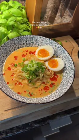 Shin ramen 🍜 #creatorsearchinsights #shinramenhacks #foodtutorials #easycooking #ramenlove #noodlesrecipe  