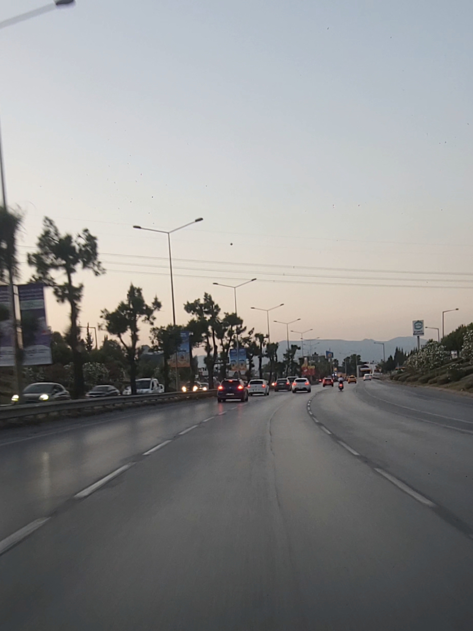 gϋℓϋмѕє (: #Gülümse #SezenAksu #yol #müzik #yollarkadaşım #yolvideoları #yolstoryleri #İzmir #İzmir35  #GüliRana 