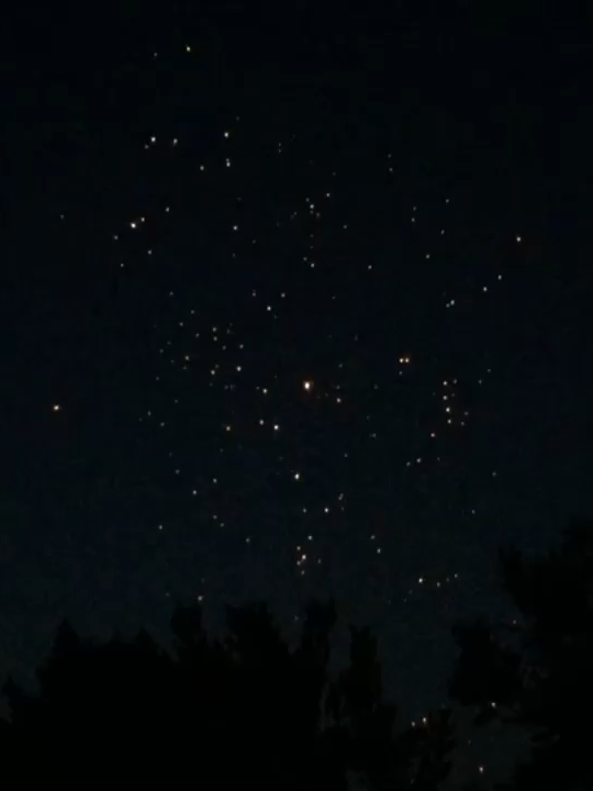 This isn’t fear-mongering — it’s chemistry. ⚠️ When you add sodium bromide to pool water, it just sits there... inert. 🧪 But the moment you introduce an oxidizer (like chlorine, ozone, or UV)? Boom 💥 — those bromide ions convert into hypobromous acid, the active form of bromine that does the k!lling. Sounds useful, right? But here’s where it gets dangerous. Stay tuned. 👀 #SodiumBromide #PoolChemistry #TalkingPools #WaterScience #PoolSafety #HypobromousAcid #BromineWarning #poolcleaning #swimmingpool #SwimmingPoolPro #OxidizerChainReaction #PoolTechTalk #ChemicalRisks #PoolLife #FourthOfJuly #4thofJuly #poolservice