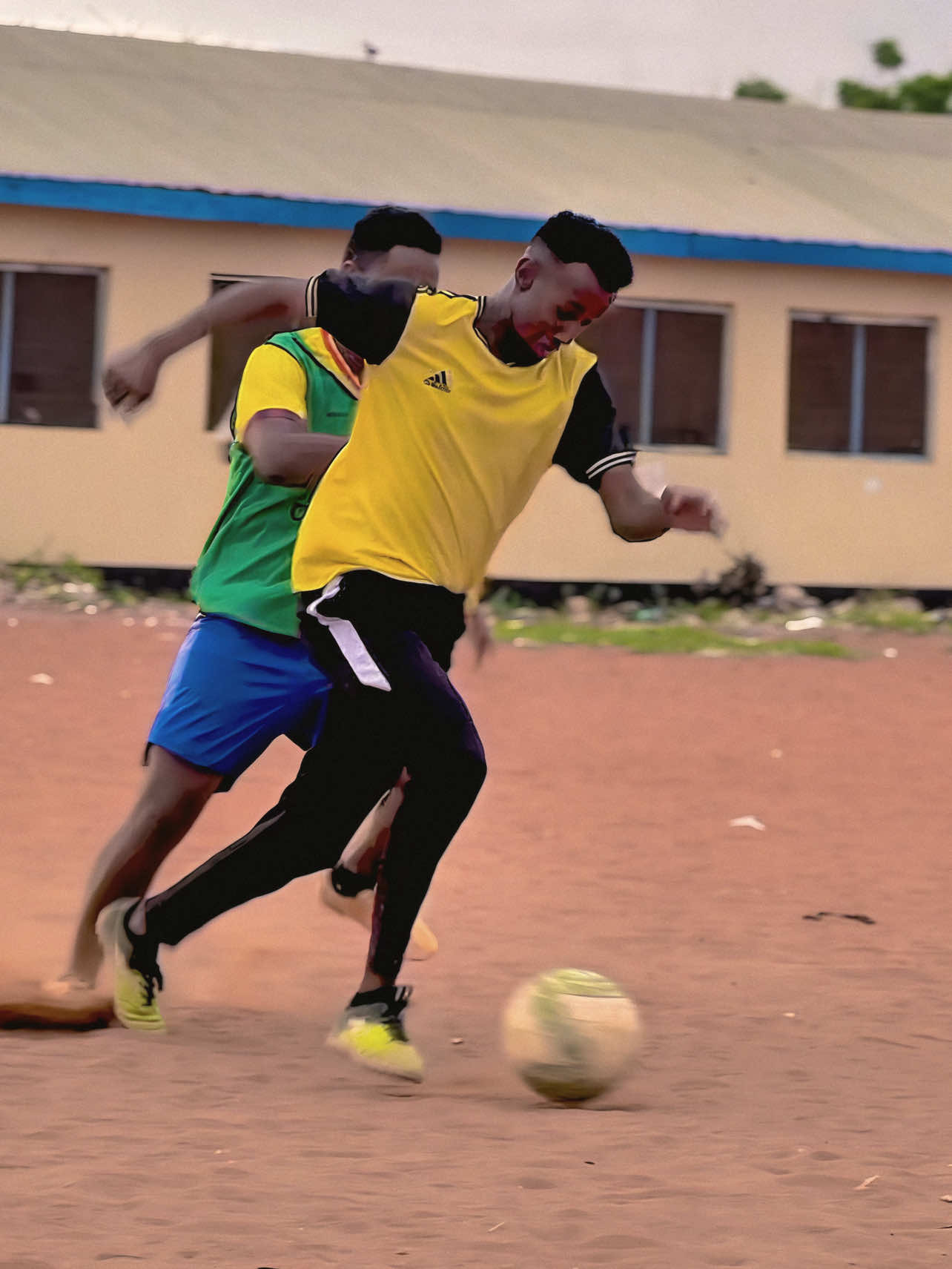 In free moments, I chase freedom on the field. Football is also an important part of life. ⚽❤️ #feisaltiger #somalitiktok #fyp #football #Love 