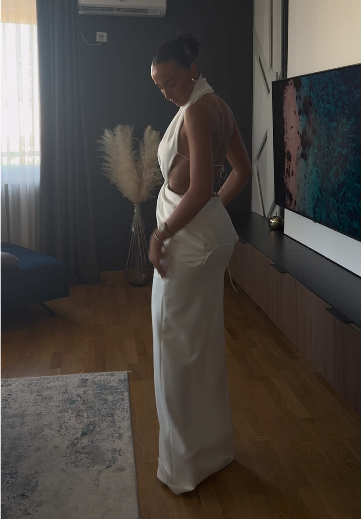 Da li je glupo obući belu haljinu na tuđe venčanje? 🤔💌 #weddingguest #whiteonawedding #weddingoutfit #fashiontok #tiktokserbia 