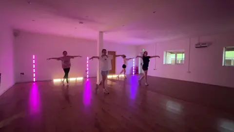 Revolving door, Tate McRae 🚪🎼 (We do not own rights to this song, for entertainment purposes only)  #Fitness #danceclasses #goodvibes #tamworth #tatemcrae #dance 