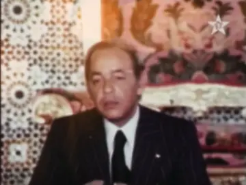 في 19 من نونبر سنة 1975، وجه الملك الراحل الحسن الثاني خطابًا إلى الأمة، أعلن فيه عن نجاح المسيرة الخضراء واسترجاع الأقاليم الجنوبية للمملكة، وقال كلمته التاريخية: «صحراؤنا ردت إلينا، والحمد لله». كان ذلك الخطاب لحظة فارقة في تاريخ المغرب، جسّد فيها الملك إرادة شعبه، وأكد أن الوحدة الترابية للمملكة قضية مقدسة لا مساومة في#الحسن_الثاني #الحسن_التاني #morocco🇲🇦 