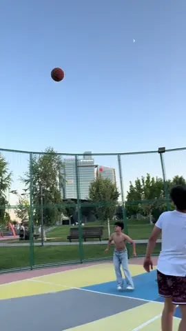 Чуть-чуть нарезок с улицы #баскетбол #баскет #hoop #basketball #fyp @Overtime @Overtime Europe @tashkentball 