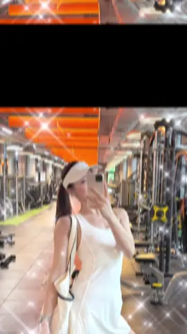 #travelsports  Wear a tennis skirt into the gym😅Insist on aerobic exercise every day to keep enough training and perfect figure #Fitness  #my fitness routine #Fitness wear #Fitness suit #Tennis skirt #Summer 