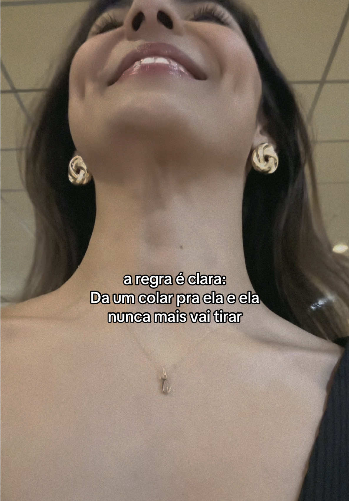 give a girl a necklace and she’ll never take it off ❤️‍🩹 #Relationship #giftideas #boyfriend #date #tranding 