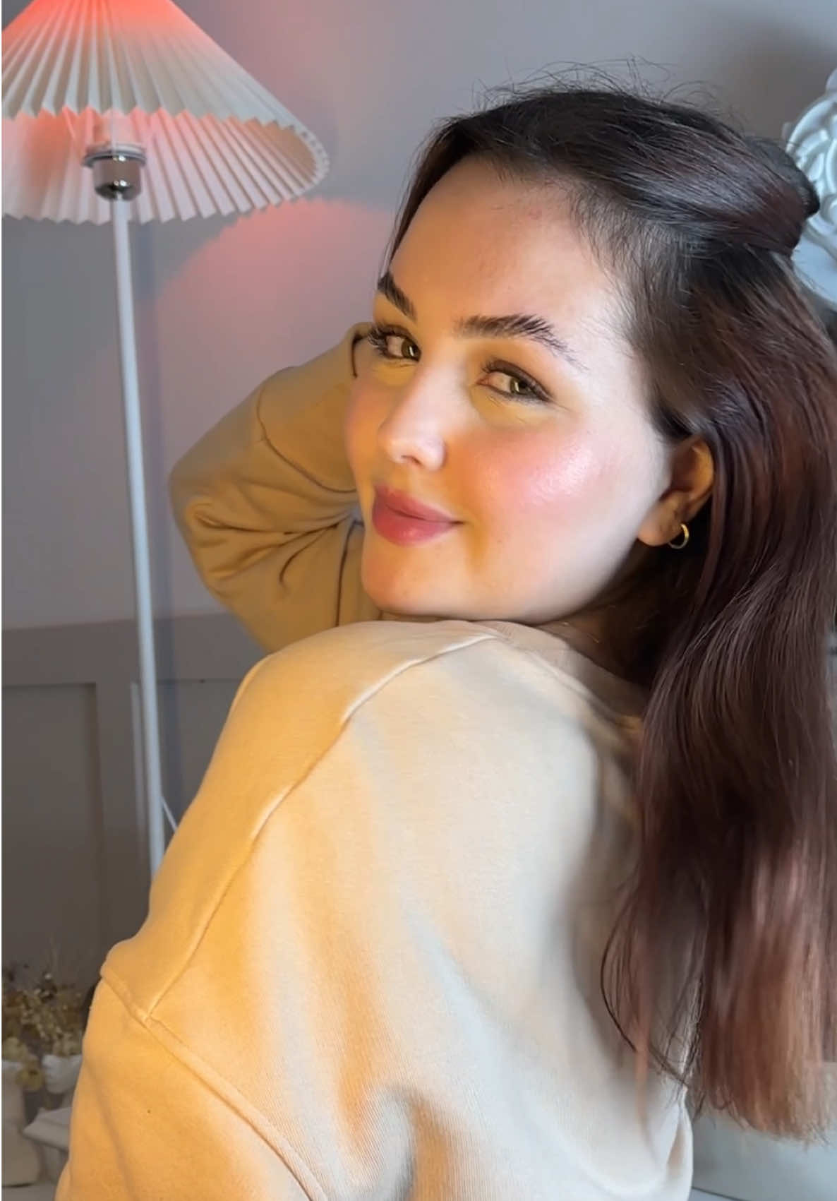 Cabelo seco sem frizz sem usar fonte de calor? Vem ver meu resultado com o leavein da Amend ✨ #tiktokshopshegou #amend 