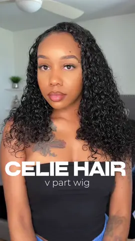These V part wigs are so easy LOVE a cute easy install 😍🌴 @celiehair @celiehairstore  🔗 link also in bio  #celiehair #gluelesswig #vpartwig #naturalhairstyles #leaveout 