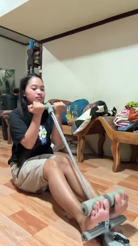 Grabi talaga itong double suction sit up bar, pag papawisan ka talaga hahaha #situpbar #situpequipment #workoutequipment #excerciseequipment #doublesuctioncup 