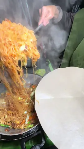 Bihun goreng warung bu siti serba goceng! Ini gilasih sebanyak ini 5 ribu aja