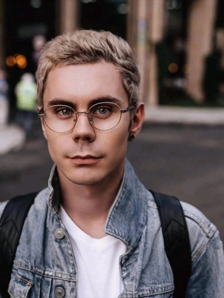 Smart man with glasses. [LOST MEDIA]  #meme #funny #trending #fyp #fypシ #fypシ゚viral #fypage #fyppppppppppppppppppppppp #xyzabc #xyzbca #xyz #xyzcba #relatable #blowthisup 