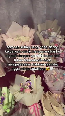 udh bnyk bgt uang abang yg dikeluarkan kan buat adikny ini dri dibelikan motor, hp,byrin dftr kuliah dan msi bnyk yg lain🫶🏻🫶🏻🥹 sehat selalu🤍#abang#hiduplebihlamalagi #fyp 