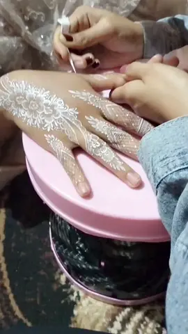 white henna 💅🥰 #whitehenna  #novihenna_pangandaran #hennaart 