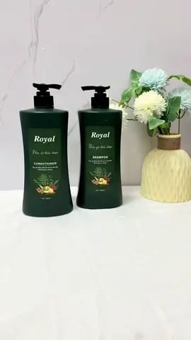 Gàu, ngứa da đầu, tóc rụng? Dùng thử ROYAL thảo dược – sạch gàu, sạch da đầu từ lần gội đầu tiên! 🌿 🧴 Combo gội xả ROYAL 800ml & 1400ml – Thơm lâu, sạch sâu, tóc chắc khỏe chẳng lo rối xù! 💚#capcut #goithaoduoc #sachgau #xuhuong 
