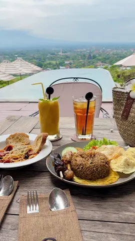 Lunch with a view 🤎🍀@WANAWATU 