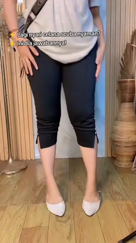 Celana 3/4 yang pas buat harian maupun santai! ✨ Bahan scuba tebal adem ✨ Full karet, nyaman maksimal ✨ Ada detail dua kancing & garis tengah 🎯 Muat BB 35–85kg Jangan mikir lama, langsung beli aja 💛 #celanawanitaadem #celanatigaperempat #celanascubapremium 