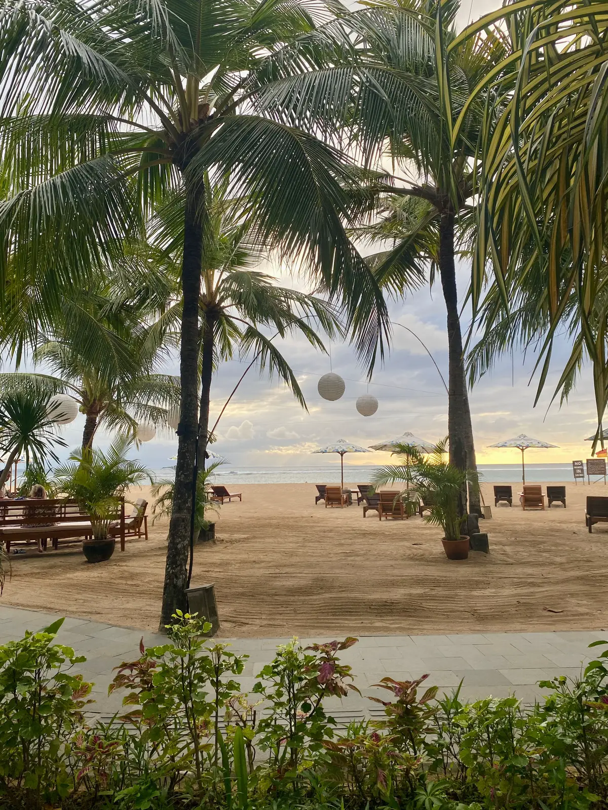 #sunrise #sanurbali #pantaivibes #sanur #sunriseview #fypシ #zyxcba #zxycba #CapCut 