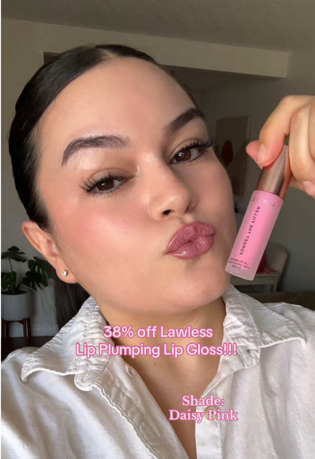 Originally $26!!! Grab them today for only $16!!🙌🏼💖 Available in the orange shopping cart ✨ Shade: Daisy Pink  #lawless #lawlessbeauty #lipgloss #lawlesslipgloss #forgetthefiller @LAWLESS Beauty 