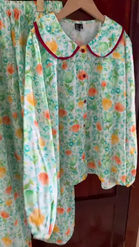 Em gửi các chị bảng màu bộ quần dài - tay dài - cổ sen nhé❤️❤️❤️❤️❤️❤️❤️❤️❤️ 💰138k/b, đơn 3 bộ miễn ship ạ —————— * BẢNG SIZE: (Tuỳ chiều cao) M<57kg L<63kg XL<70/72kg##huongmuahemacxinhsongdep #xh #xuhuong #ilovetiktok #dobotolelanh #dobotolehuongmuahe #tole #ilovetiktok #viral