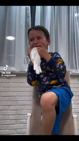 giọng cười của thằng bạn thân 