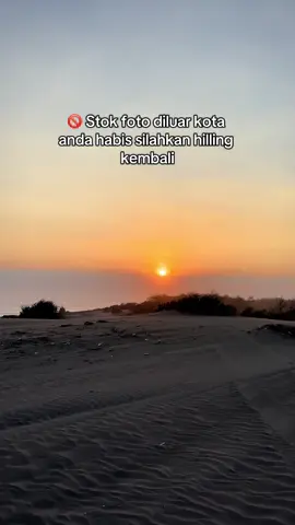 Sunset di parangtritis seCANTIK itu 🥲 #quotes #storywa #hilling #trend #soundviral #liburan #sunset #parangtritis #jogja #fypシ #xyzabc 