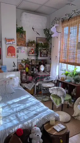 Cuộc sống một mình. #decor #decoration #decorphongngu #phongxinh #phongngudep #trangtriphongngu #decorxinh 