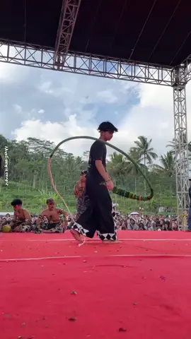 inii yangg padaa mintaa video mentahan nyaa yaaa,jangan lupaa rameinn#reza #garudawisnusatriamuda #kusumawaraofficial #srotoptv #Y2kcrew #ritualberdarahgwsm #semoga #fypシ #fyppppplppppppppppppp #magelang24jam #magelangkotasejutabunga 
