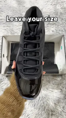 #foryou #sneakers #sneakerhead #luxuryshoes #streetwear #fashiontiktok #fashionshoes #fyp #StreetStyle #StreetFashion #trending #shoes #unboxingvideo #OOTD #viral #jordans 
