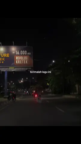 dari orang biasa :(