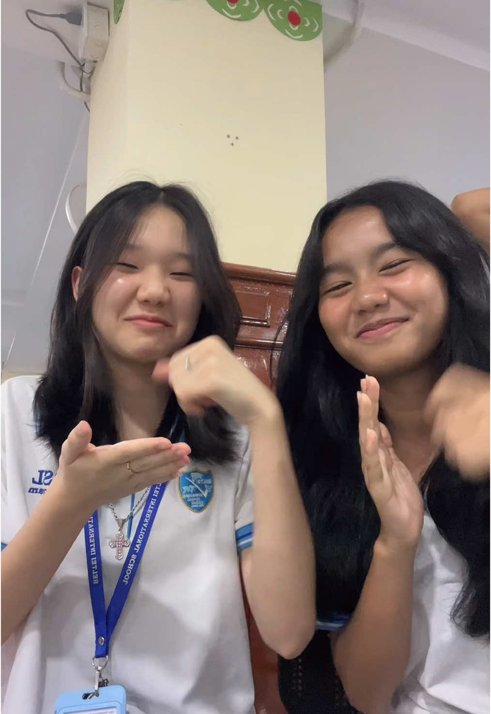 Hehehehe           #school #viral #friends #trend #ryma #foryou #fyp #dance 