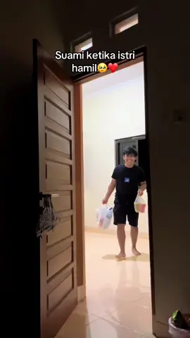 Masih banyak sebenernya bentuk perhatian yang gak ke record hihi dari sebelum hamil dan saat hamil... masyAllah makasih suamikuu🥰🥹❤️ #fyp#suami#bumil#pasutri