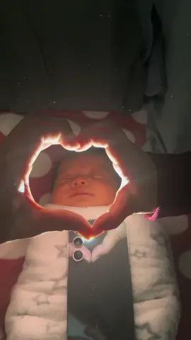 💕 #babytrend #heartpose #trend #baby #babytok #fyp #fypage 