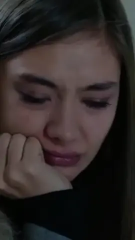 #في ساعات الشوق نصبح كـ فقراء حظ!! نفكر في أي شيء يقربنا من أولئك الغائبين ، رائحتهم ، أصواتهم أو حتى بقايا في رسائلهم . .#