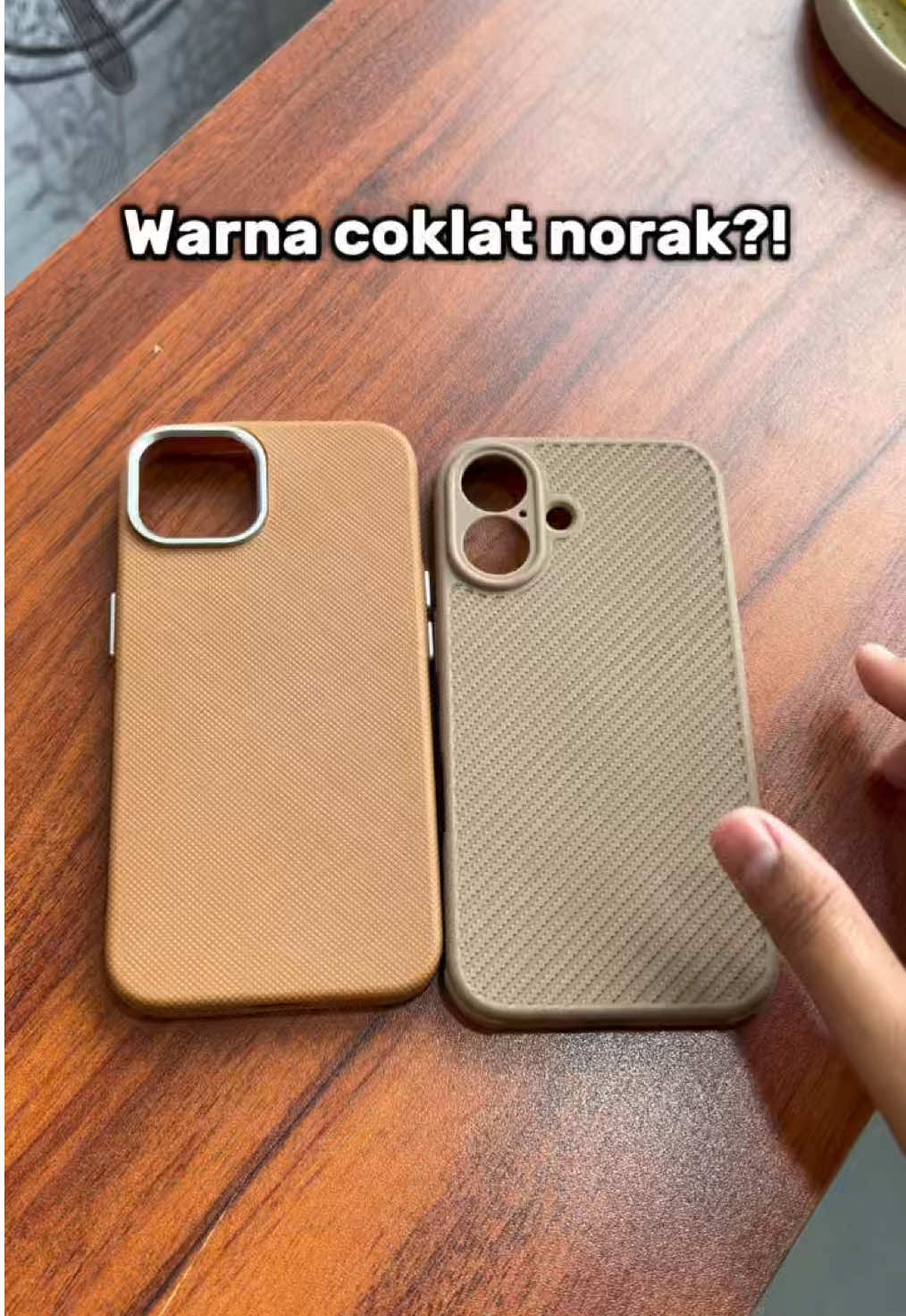 Bingung pilih kedua case ini!!#fyp #viral #cosmic #carbon #caseandroid #caseiphone 