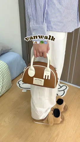 cực thích mấy mẫu túi thiết kế dễ thương vậy nè🍴🥣🐶#unboxing #vanwalk #tuixach #reviewlamdep #thoitrang #tuideocheo #authentic #viral 